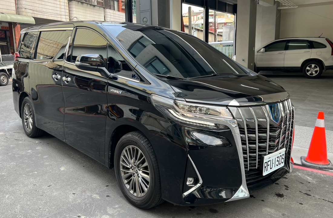 Toyota Alphard1